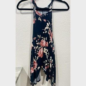 Sweet Claire floral tank top size small